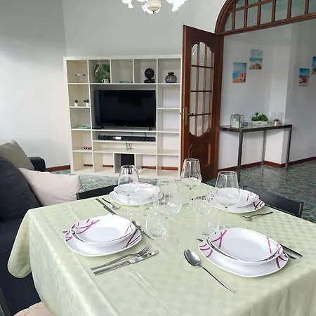 Appartement Private Garage 5 Minutes' Walk To The
